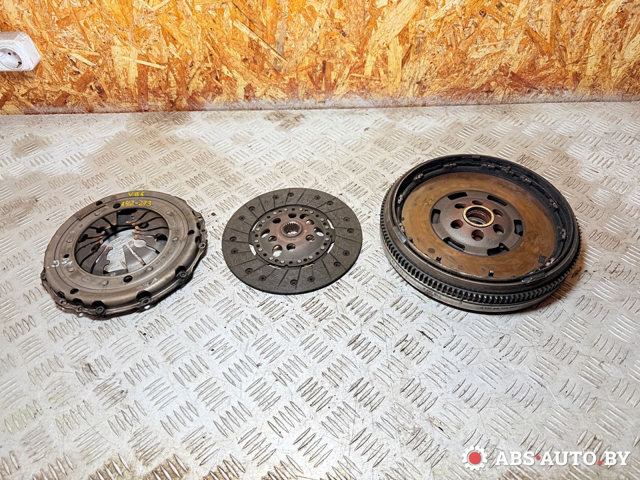 комплект сцепления Ford Galaxy 1 поколение 1998, 1.9 л., дизель, МКПП, минивэн, 028141025P, 028105264B, 028141035P - фото №1