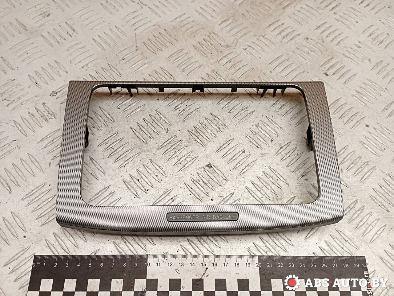 рамка под магнитолу Volkswagen Passat B6 2007, 2.0 л., дизель, АКПП, универсал, 3C0858069M, 3C0919234 - фото №1