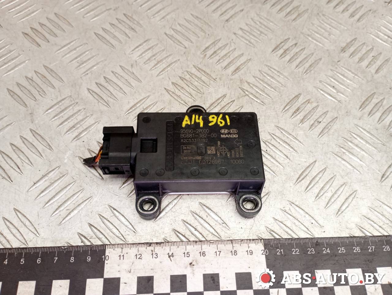 датчик ускорения Kia Sorento 2 поколение 2010, 2.2 л., дизель, МКПП, полный привод, правый руль, 956902P000, BG6813B200, A2C53311192 - фото №1