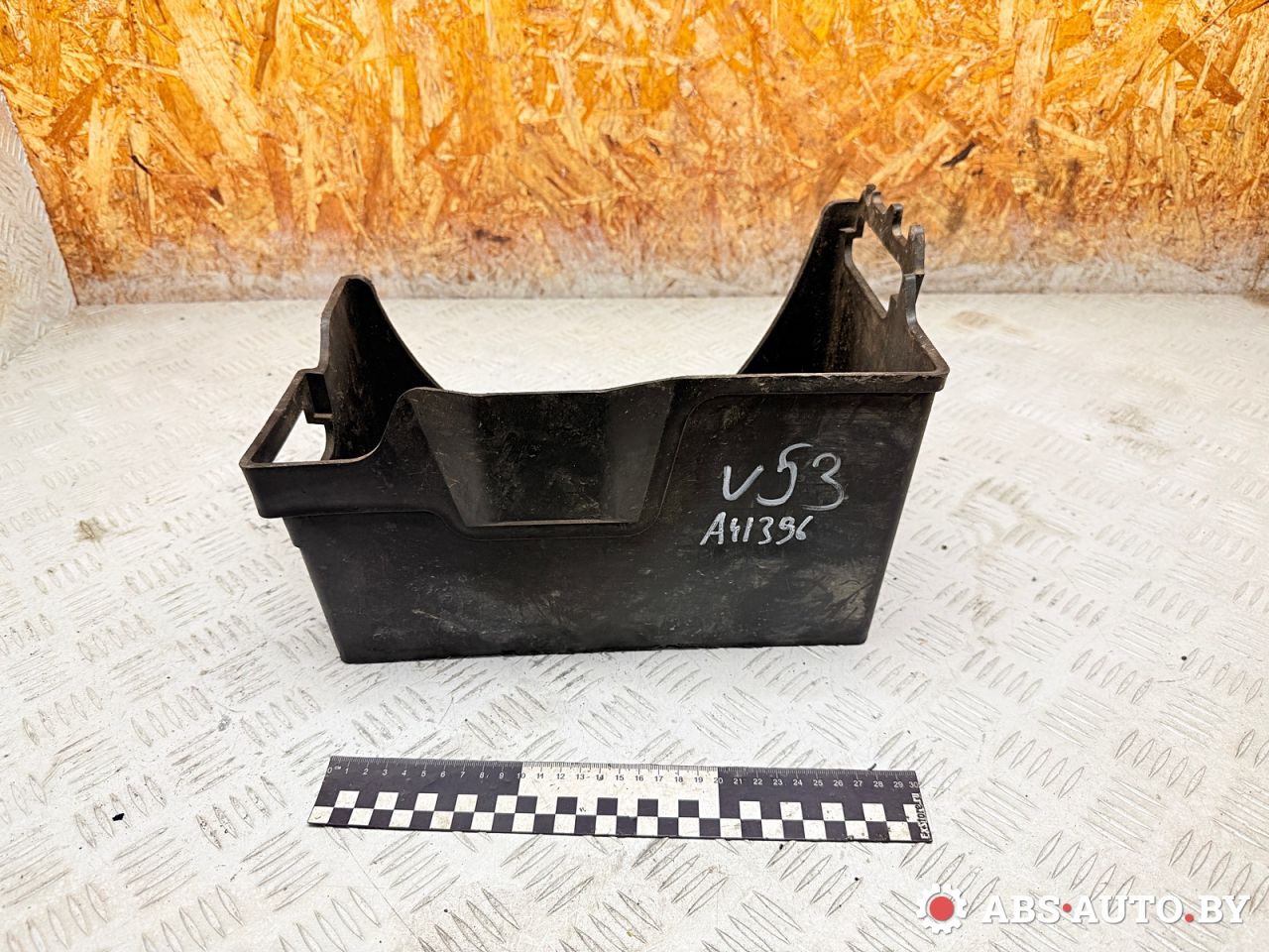 кожух аккумулятора Mitsubishi Pajero 3 поколение 2002, 3.2 л., дизель, МКПП, внедорожник 3 дв., полный привод, MR411561 - фото №1