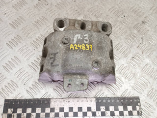 подушка крепления двигателя Volkswagen Golf 4 поколение 2004, 1.6 л., бензин, 1J0199262BK