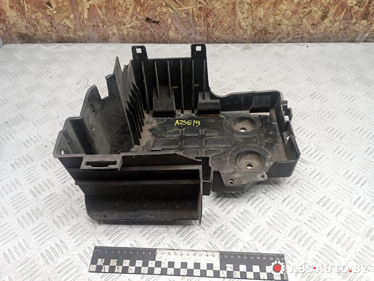 полка аккумулятора Renault Laguna 2 поколение 2005, 1.8 л., бензин, МКПП, хетчбэк 5 дв., передний привод, 8200183327, 8200183327B, 8200183327C - фото №1