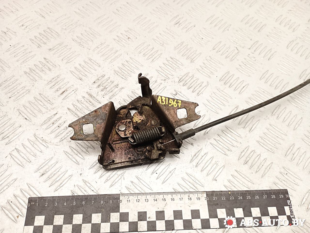 замок капота Volkswagen Passat B3 1993, 867823509 - фото №1