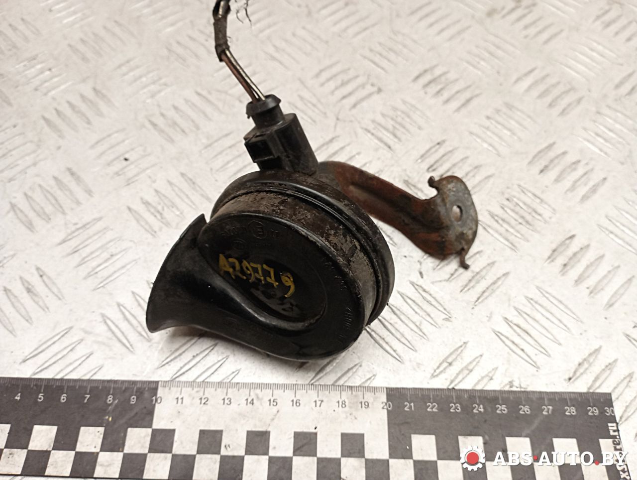 сигнал (клаксон) Volkswagen Passat B6 2009, 2.0 л., дизель, МКПП, универсал, 3C0951221A - фото №1