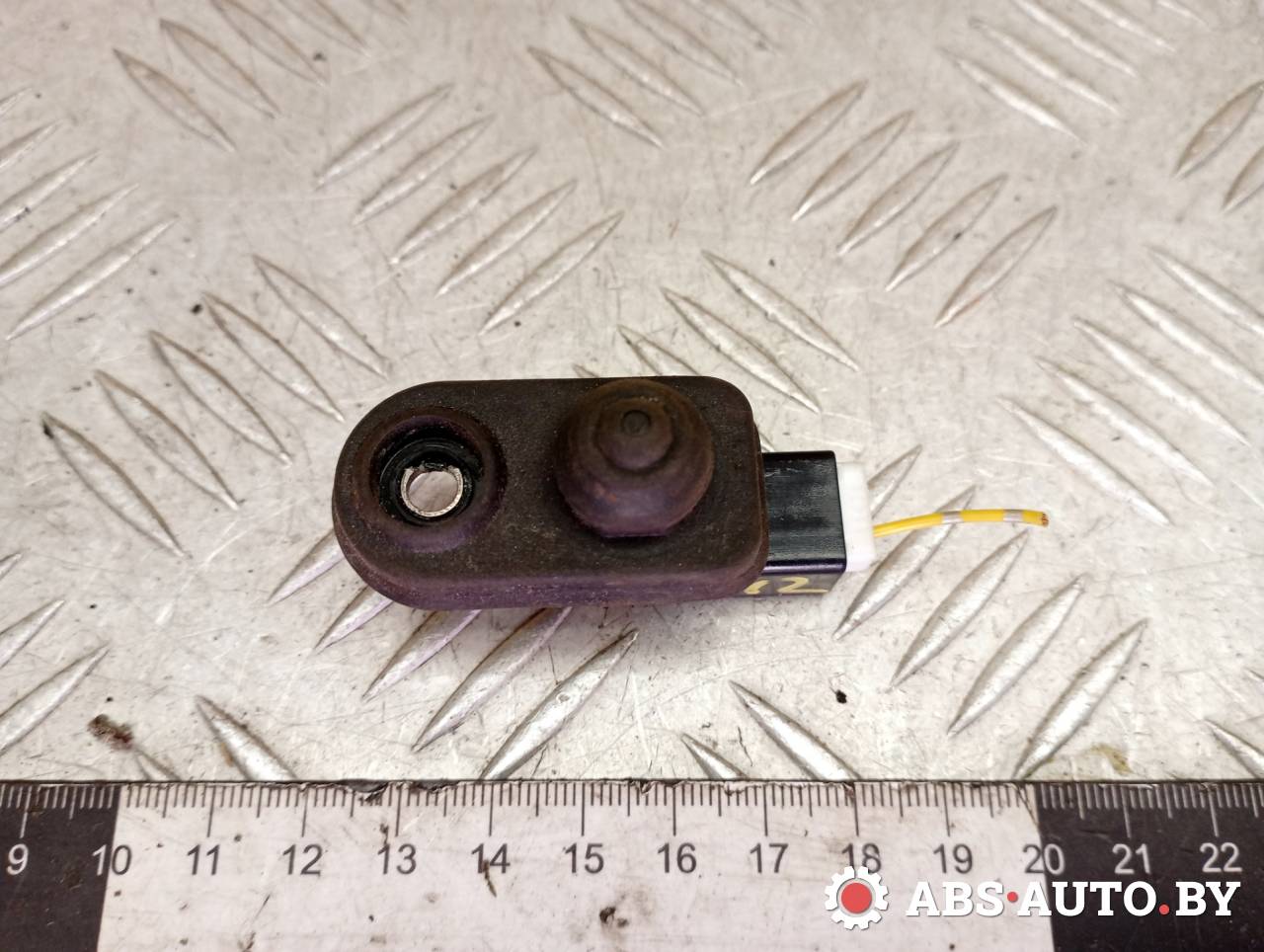 концевик дверной Peugeot 4007 1 поколение 2009, 2.2 л., дизель, МКПП, полный подключаемый привод, правый руль - фото №1