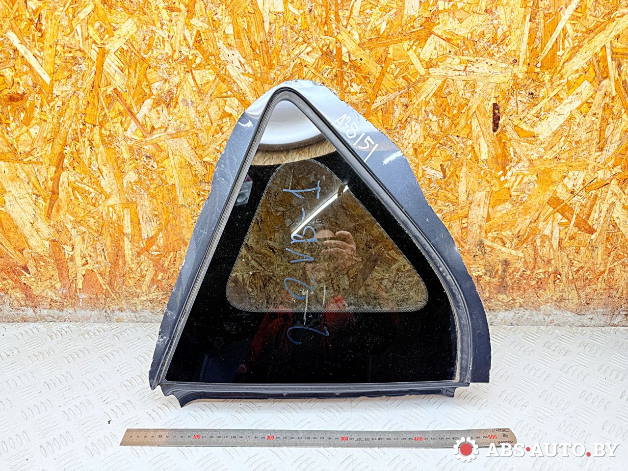 стекло кузовное боковое правое Toyota RAV4 3 поколение (XA30) 2007, 2.2 л., 2AD-FTV, дизель, МКПП, внедорожник 5 дв. - фото №1