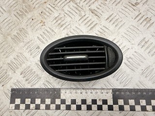 дефлектор обдува салона Mercedes-Benz A W168 1 поколение [рейстайлинг] (2001-2004) 2002, 1.7 л., OM 668.942, дизель, МКПП, хетчбэк 5 дв., A1688300654