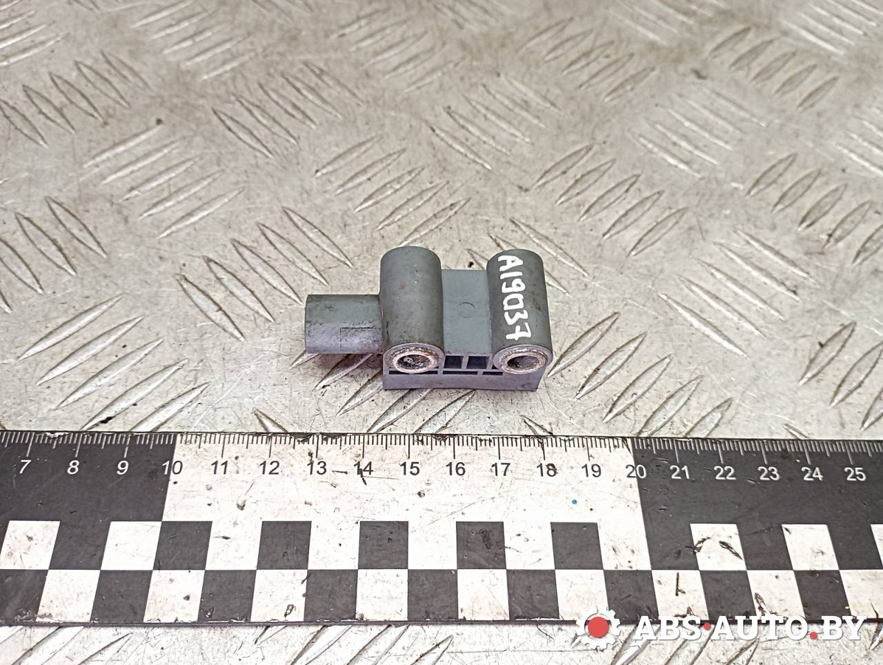 датчик удара BMW 7 серия F01/F02 F01 2009, 4.4 л., бензин, АКПП, 65779159315, 9159315, 1718245, 609790200A - фото №1