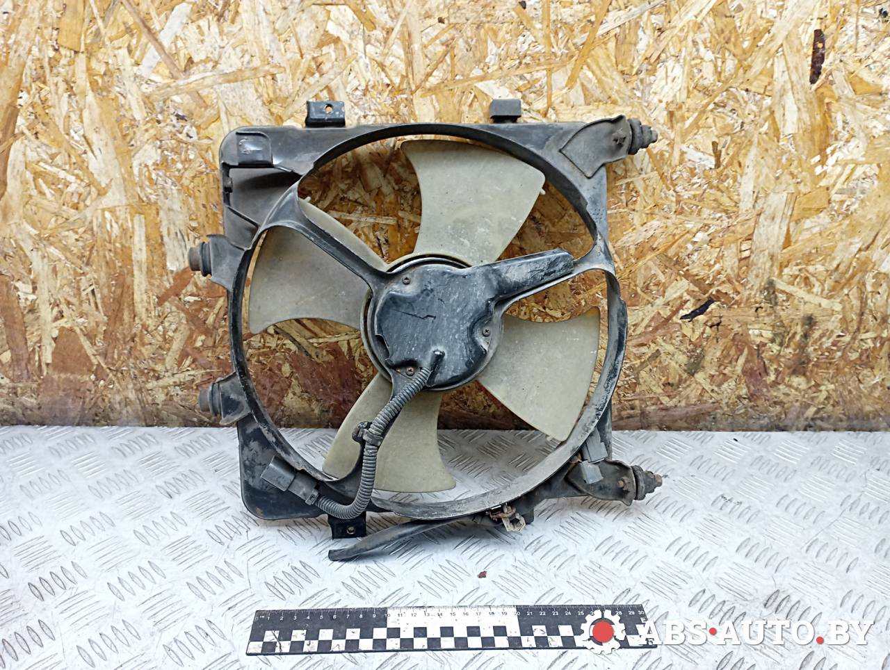 вентилятор радиатора Honda Civic 5 поколение 1994, 1.5 л., бензин, 55323005 - фото №1