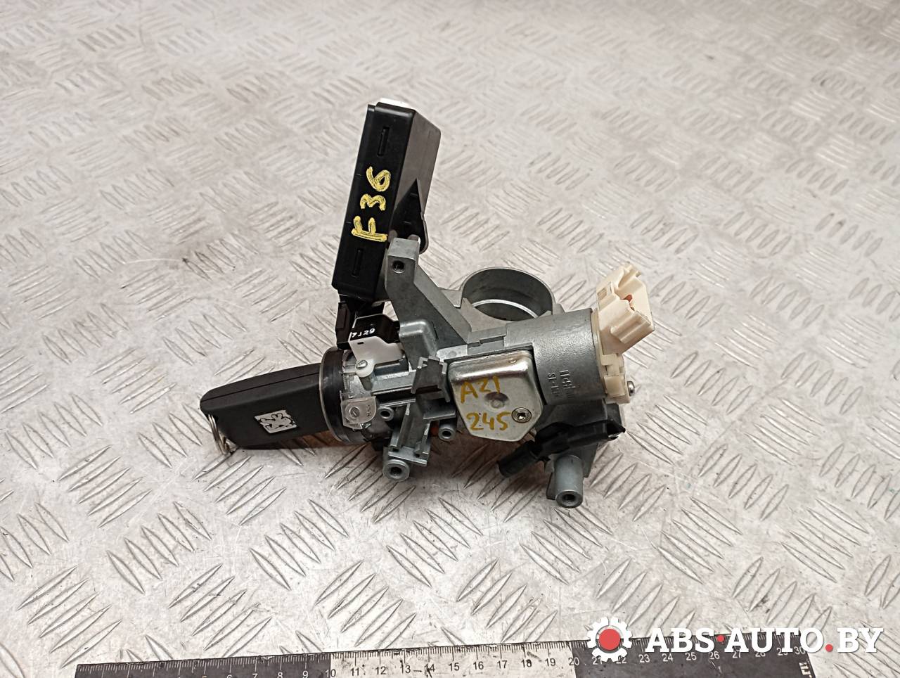 замок зажигания Peugeot 4007 1 поколение 2009, 2.2 л., дизель, МКПП, полный подключаемый привод, правый руль, SLM14, 8670A012, G8D646MB - фото №1