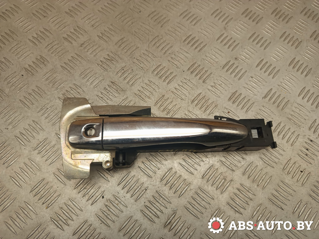 ручка наружная Nissan X-Trail T32 2014, 1.6 л., R9M, дизель, МКПП, полный подключаемый привод, правый руль - фото №1