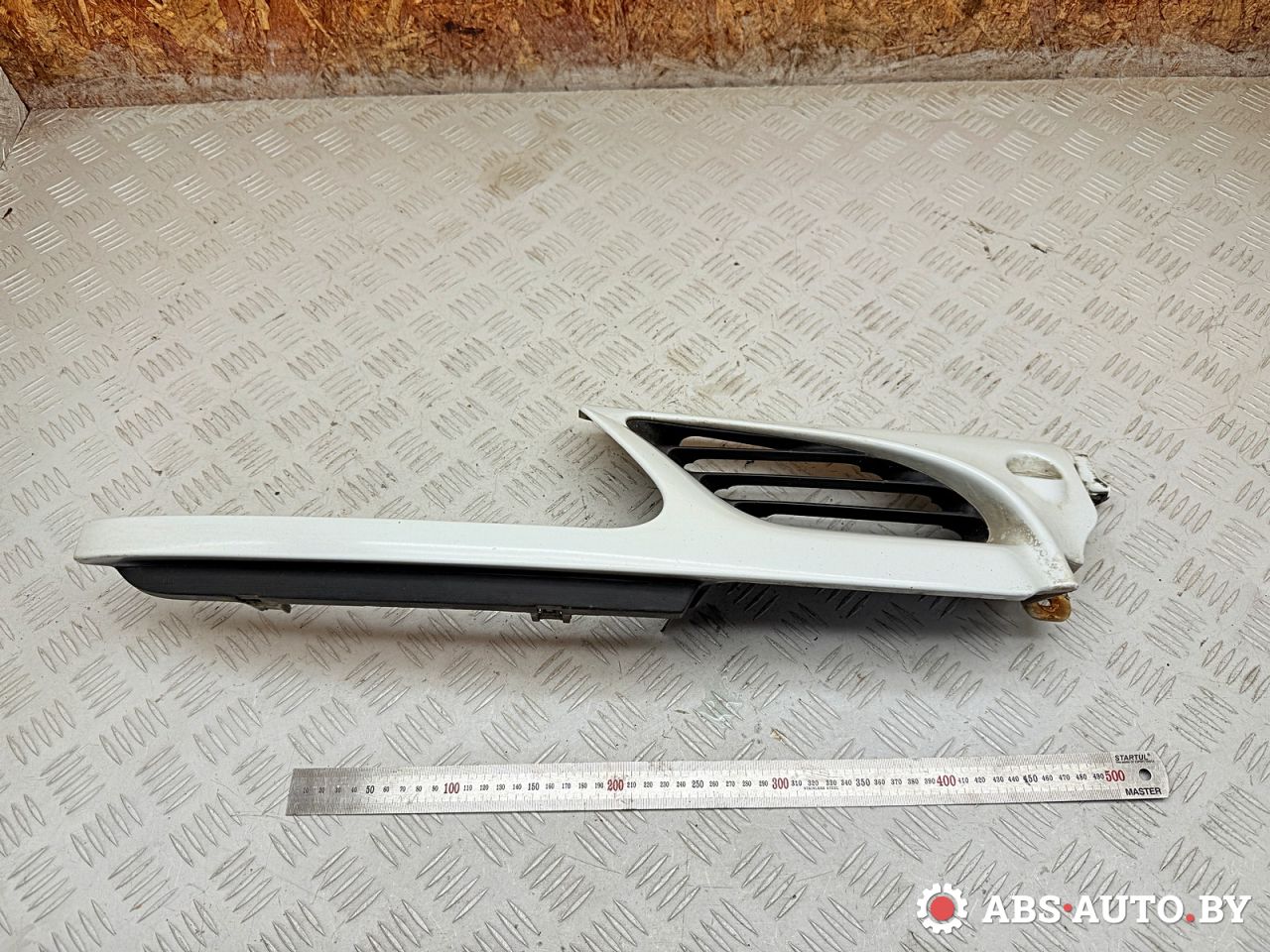 решетка радиатора Renault Scenic 1 поколение (1996 - 1999), 1.6 л., K7M 702, бензин, МКПП, 7700834201 - фото №1