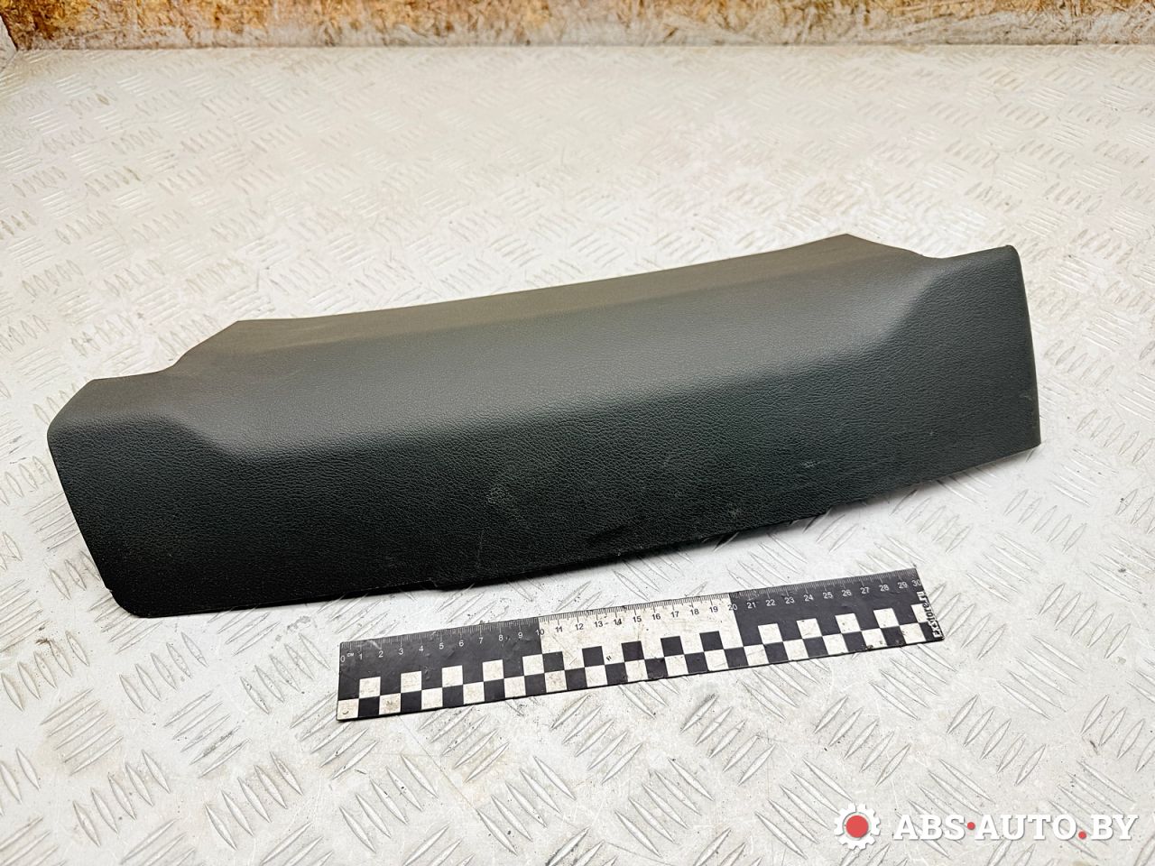 пластик (накладка) сиденья Volkswagen Touareg 1 поколение 2006, 3.0 л., BKS, дизель, АКПП, внедорожник 5 дв., полный привод, 7L0881327 - фото №1