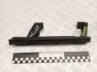 направляющая стекла Citroen C5 2 поколение 2016, 2.0 л., AHW (DW10FC), дизель, АКПП, универсал, 9657286580