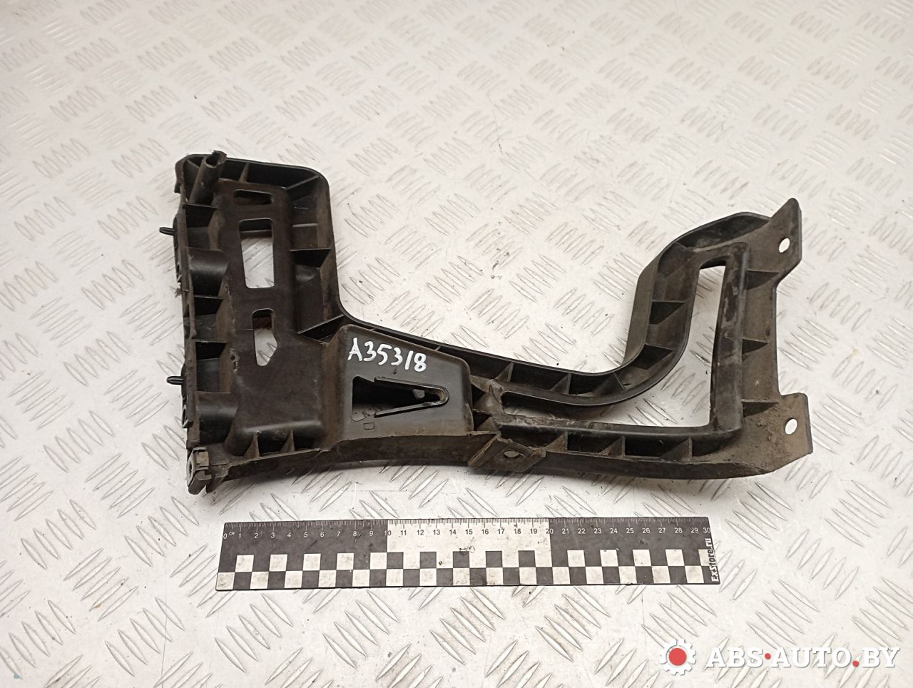 Крепление бампера заднего Peugeot 5008 1 поколение 2013, 1.6 л., дизель, робот, правый руль, 9686247680 - фото №1