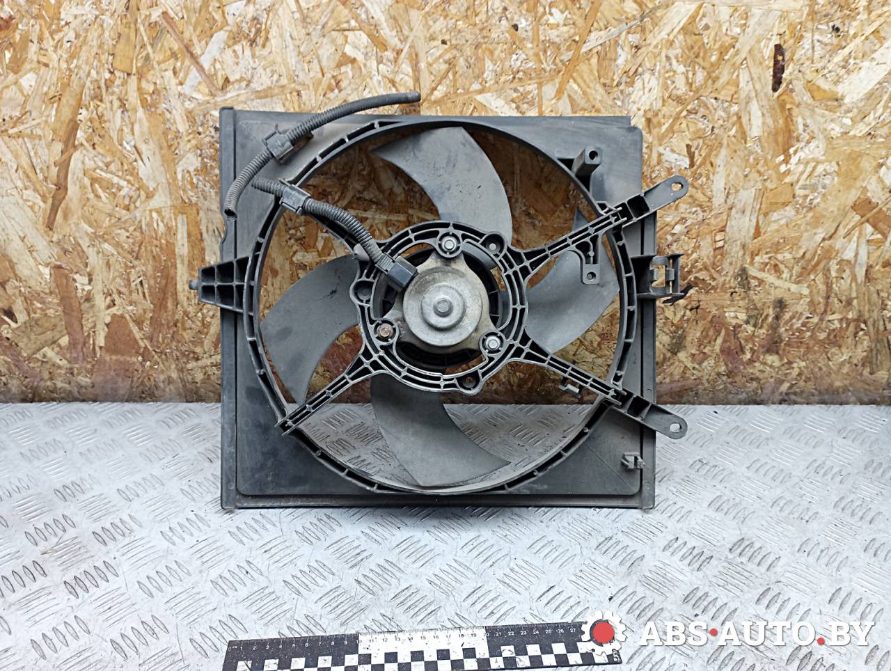 вентилятор радиатора Mitsubishi Carisma 1 поколение 1997, 1.8 л., бензин, MP4520, 9001003, ETP8223 - фото №1