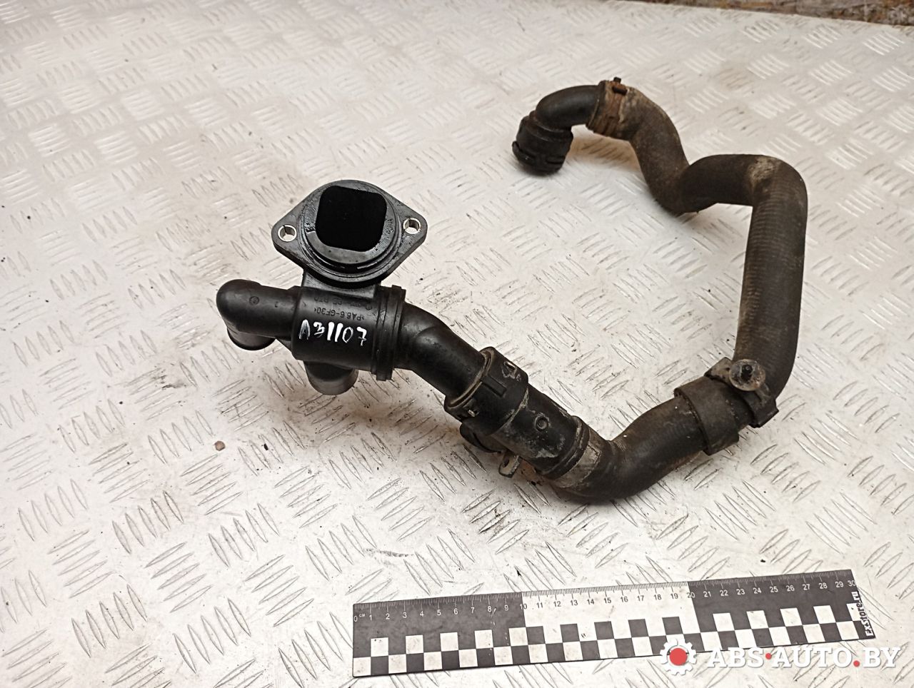 корпус термостата Volkswagen Passat B6 2007, 2.0 л., BWA, бензин, МКПП, седан, 06F121111F, 06F121111J - фото №1