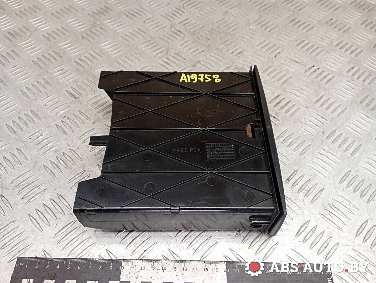 бардачок Skoda Fabia 1 поколение (6Y) 2002, 6Y0858332 - фото №1