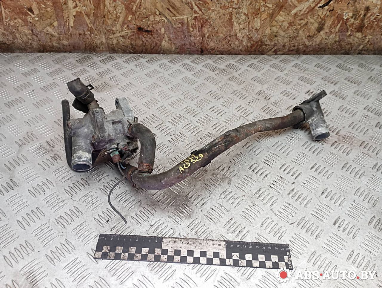 корпус термостата Opel Corsa B 2000, 1.5 л., дизель - фото №1