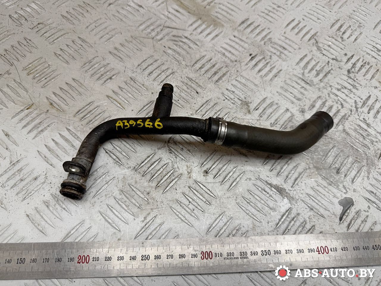 трубка охлаждающей жидкости Volvo S60 1 поколение 2003, 2.4 л., дизель, МКПП, седан, 8699468 - фото №1