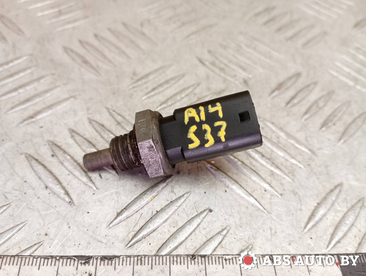 датчик температуры охлаждающей жидкости Renault Laguna 2 поколение 2005, 1.8 л., бензин, МКПП, хетчбэк 5 дв., передний привод, 40211402, 7700113867, 226306024R, 7700101968, 7700103348, 8200561449, 9109811, 91159949, 93198313, 2263000Q1C, 2263000Q3B, 2263000QAB, 4408333, 4434334, 7700875762A, 101968, ELZ1000PF, ELZ1000UA, TSE11, 226300007R - фото №1