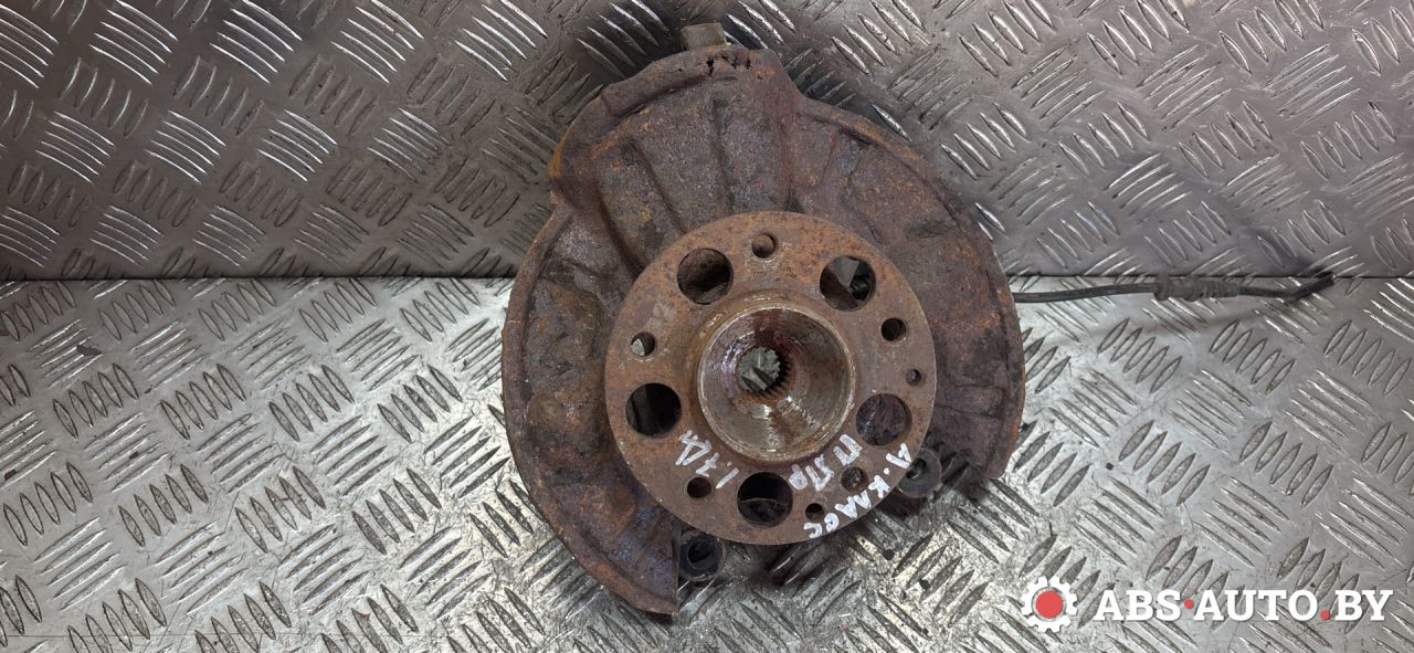 ступица передняя правая Mercedes-Benz A W168 1 поколение (1997-2001) 2001, 1.7 л., дизель - фото №1