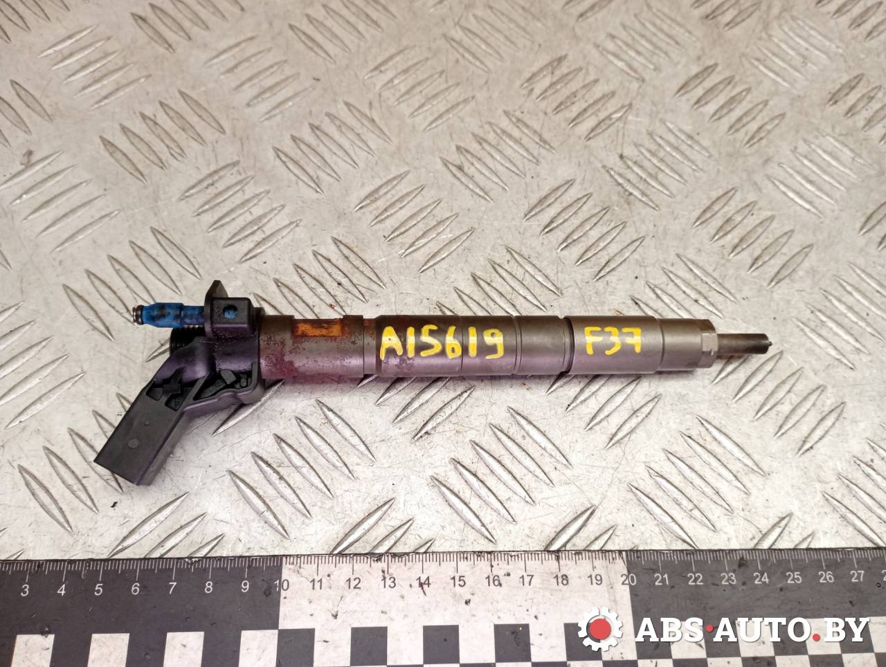 форсунка Kia Sorento 2 поколение 2010, 2.2 л., дизель, МКПП, полный привод, правый руль, 0445116017, 0445116018, 0986435420, 338002F000, FIB1432CZ, FIB1432FE, FIB1432LE, FIB1432LU, FIB1432LW, FIB1432MT, FIB1432RF, FIB1432SN, FIB1432WY - фото №1