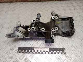 кронштейн генератора Renault Scenic 1 поколение [рестайлинг] 2001, 1.6 л., бензин, МКПП, 7700274249