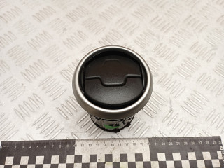 дефлектор обдува салона Nissan Qashqai 1 поколение 2008, 1.5 л., K9K 282, дизель, МКПП, правый руль, 68760JD10A