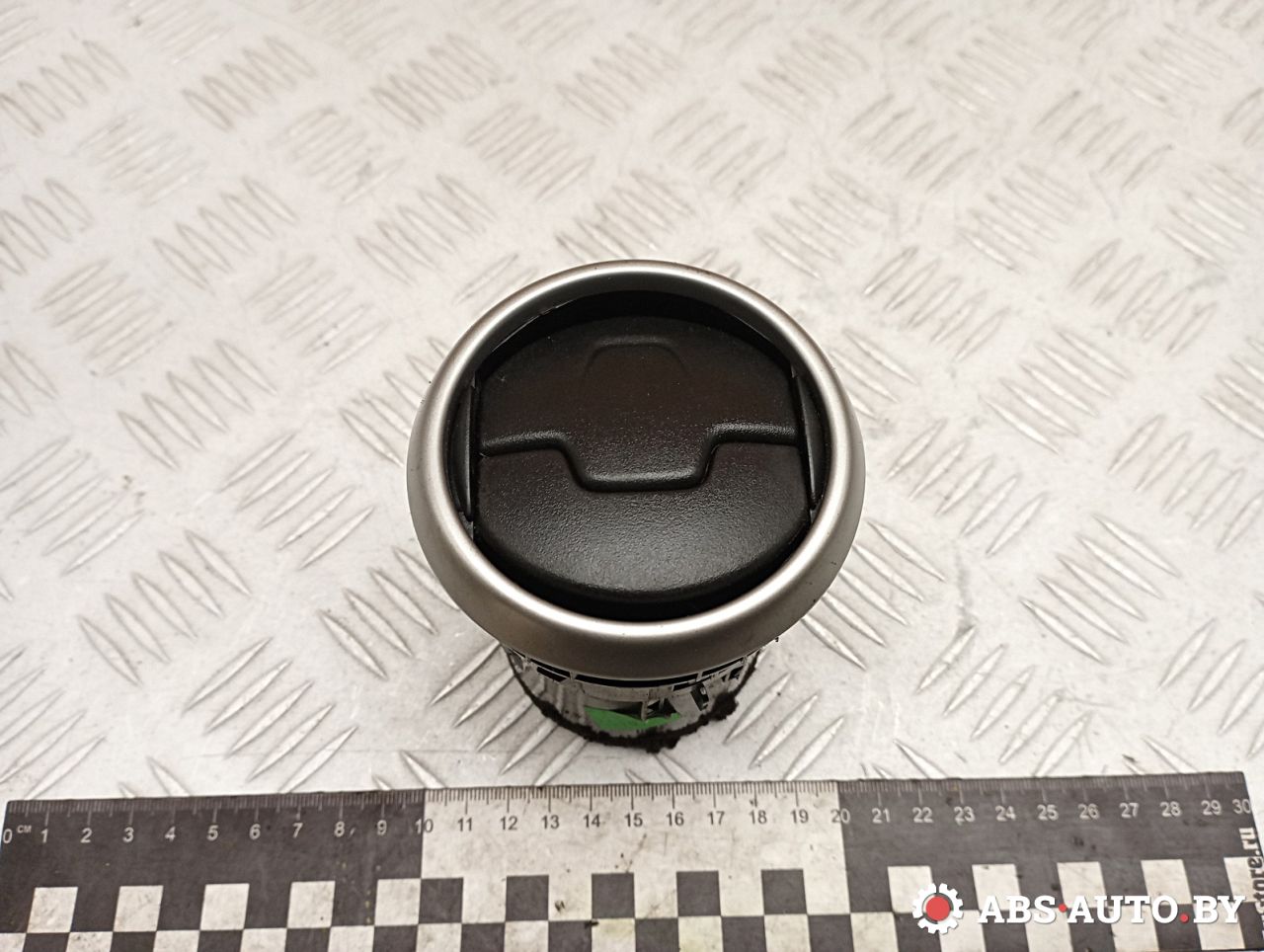 дефлектор обдува салона Nissan Qashqai 1 поколение 2008, 1.5 л., K9K 282, дизель, МКПП, правый руль, 68760JD10A - фото №1