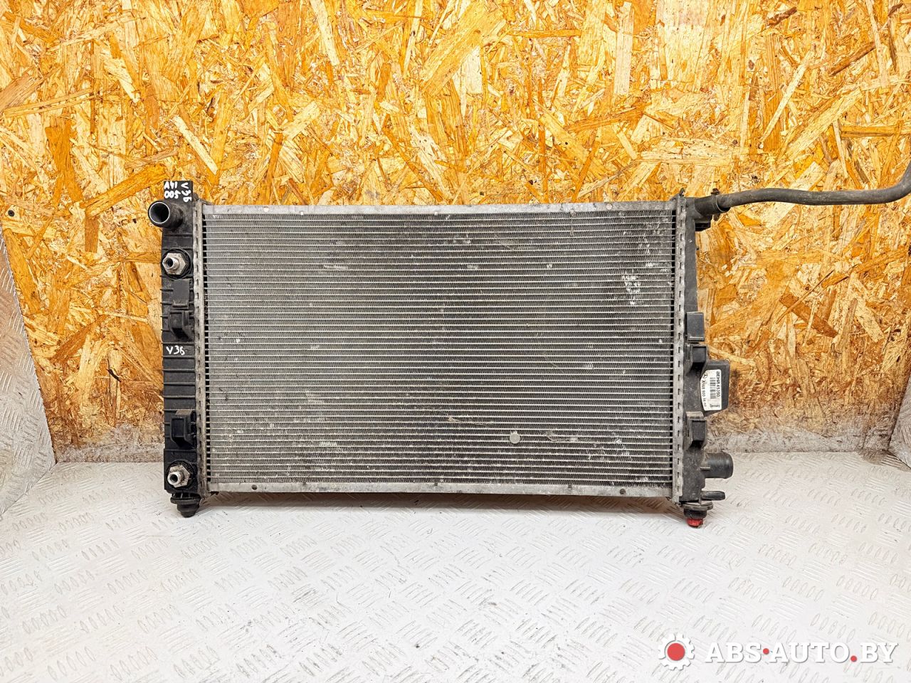 радиатор (основной) Mercedes-Benz A W168 1 поколение (1997-2001) 2000, 1.7 л., OM 668.940, дизель, АКПП, хетчбэк 5 дв., передний привод, A1685001702, 1685001102, 1685001202, 1685001302, 1685001502, 1685001602, 1685001702, A1685001102, A1685001202, A1685001302, A1685001502, A1685001602, MS2281, DRM17100, DRM17102, 8MK376713051, KRZ1412RR, 62781A, 50446, 732897 - фото №1