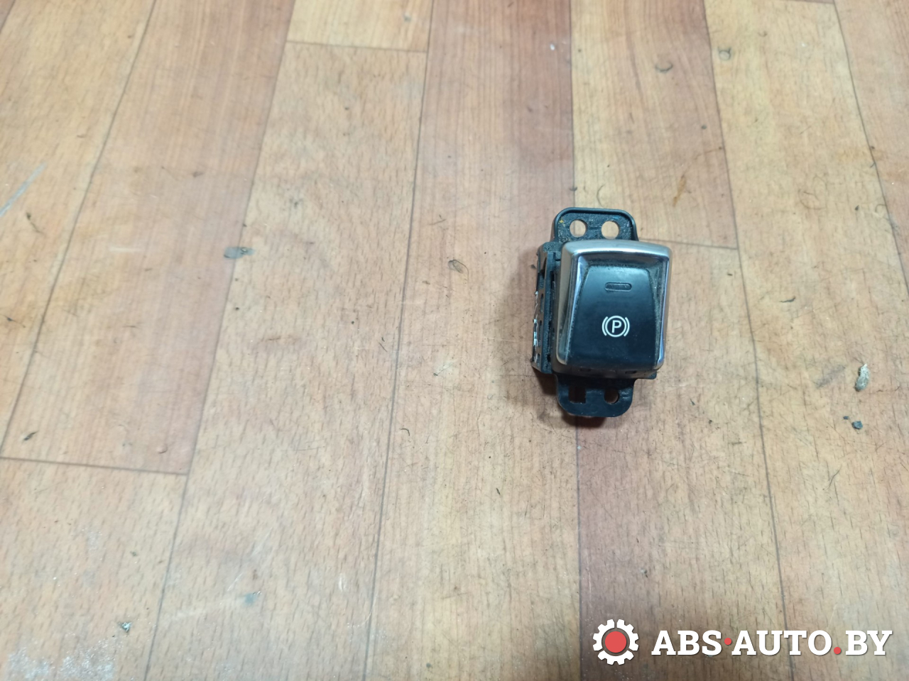 кнопка ручного тормоза (ручника) Nissan X-Trail T32 2014, 1.6 л., R9M, дизель, МКПП, полный подключаемый привод, правый руль, 14526SD - фото №1