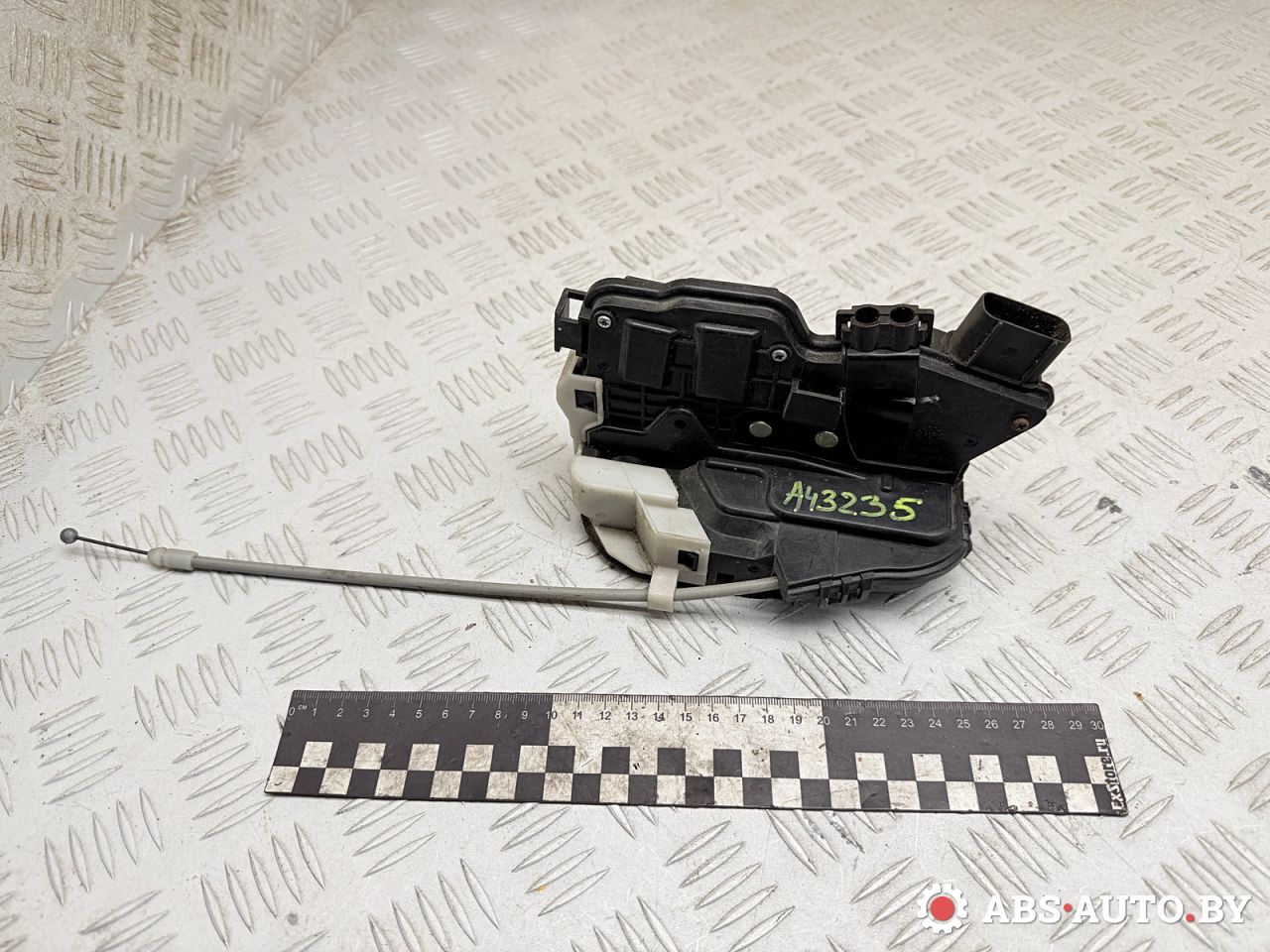 замок двери задней правой Kia Sorento 2 поколение 2011, 2.2 л., дизель, АКПП, 912212P500, 919502P000, 914132P760 - фото №1