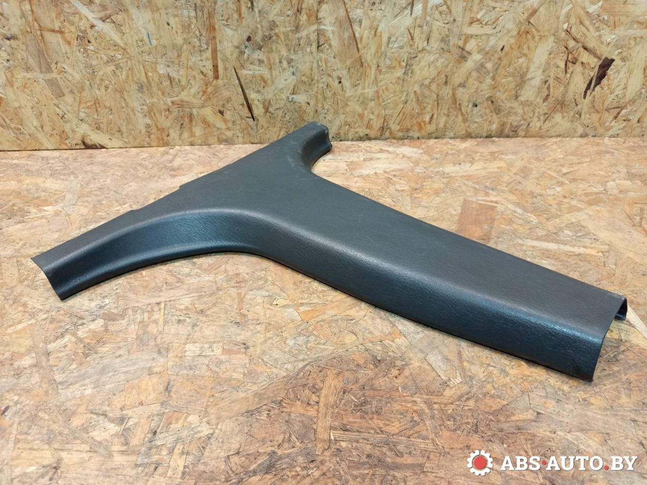 обшивка стойки центральной левой Hyundai Lantra J2 1996, 1.6 л., G4GR, бензин, МКПП - фото №1