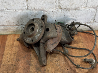 ступица передняя левая Peugeot 406 1 поколение 1999