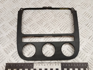 рамка под магнитолу Volkswagen Golf 5 поколение 2005, 1K0858069, 1K0858071E