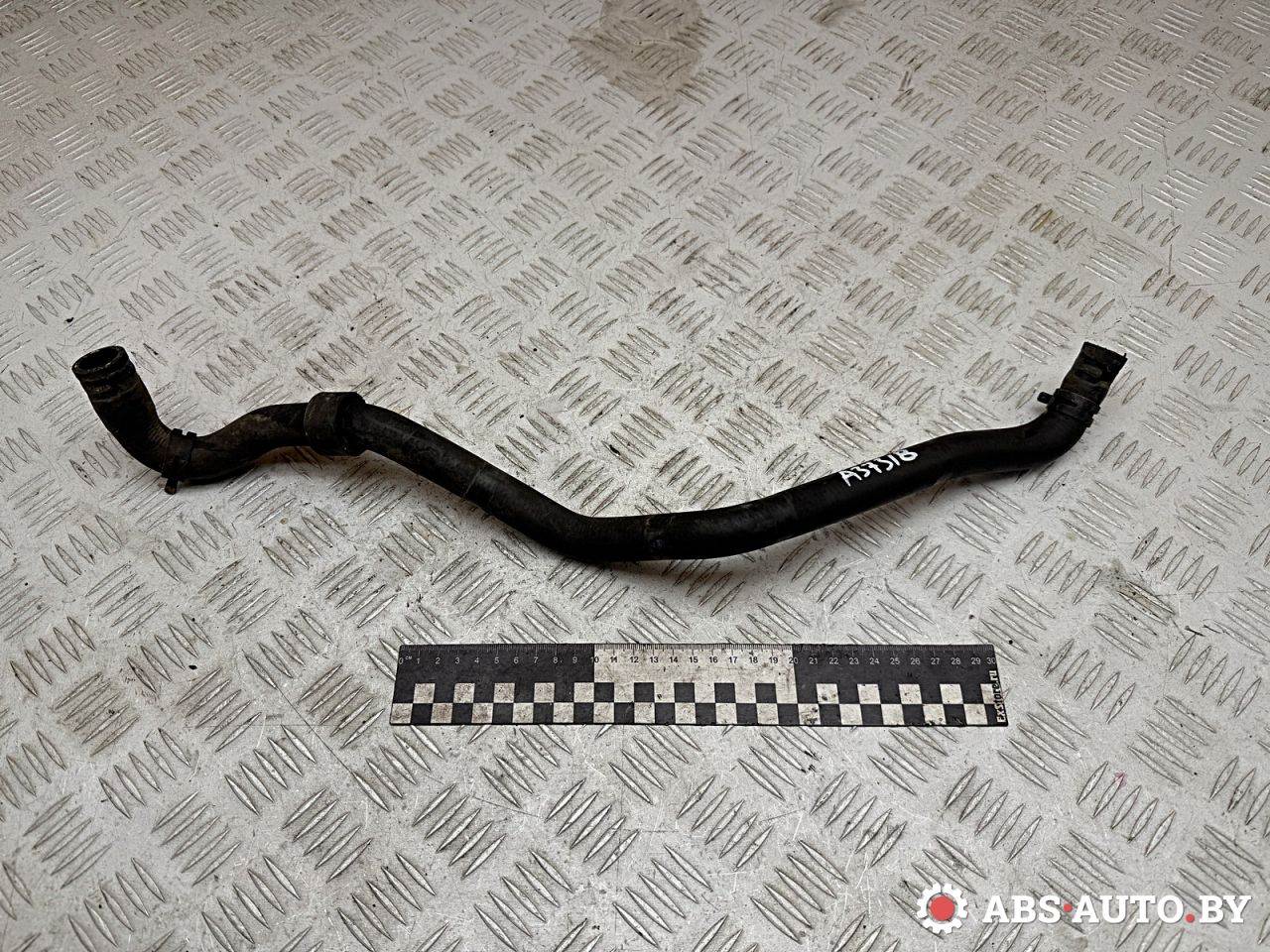 патрубок радиатора Volkswagen Touareg 1 поколение 2006, 2.5 л., BAC, дизель, МКПП, внедорожник 5 дв., 7L6121058D - фото №1