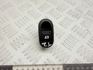 кнопка стеклоподъемника Citroen C3 1 поколение 2003, 1.4 л., 8HY (DV4TED4), дизель, МКПП, передний привод, 96401469XT