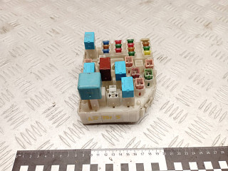 блок предохранителей Toyota RAV4 2 поколение (XA20) [рестайлинг] 2005, 2.0 л., 1CD-FTV, дизель, МКПП, внедорожник 5 дв., 8272142040