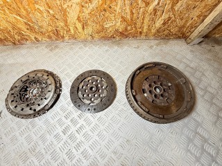 комплект сцепления Renault Laguna 2 поколение 2002, 1.9 л., F9Q 750, дизель, МКПП, хетчбэк 5 дв., передний привод, B3201, E6102, 8200142675, 37900, 8200116791, 8200142674