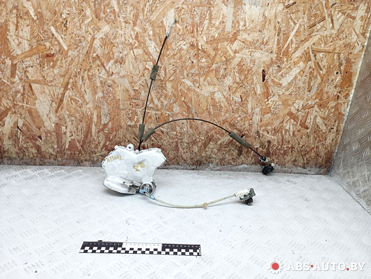 замок двери передней правой Honda Civic 8 поколение 2008, 2.2 л., N22A2, дизель, МКПП, хетчбэк 5 дв., правый руль, 72111SMGE0 - фото №1