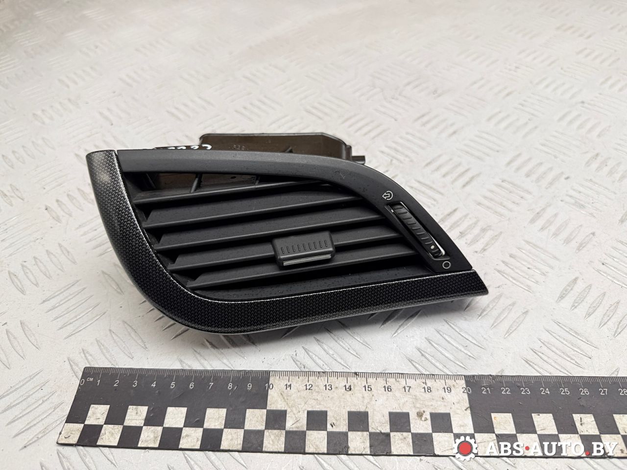 дефлектор обдува салона Peugeot 207 1 поколение 2006, 1.6 л., 9HZ (DV6TED4), дизель, МКПП, хетчбэк 5 дв., 9650088577 - фото №1