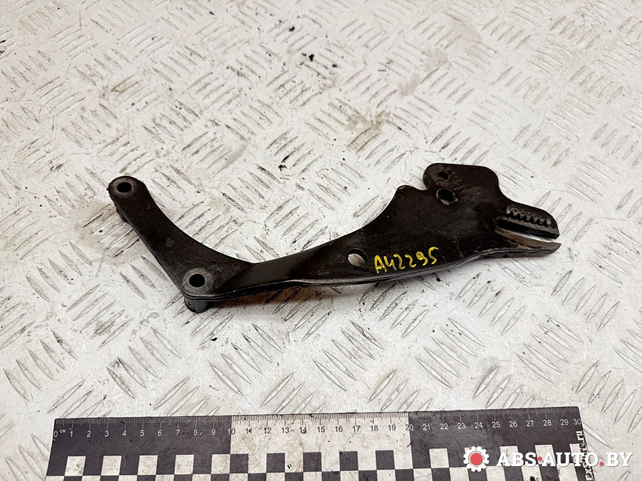 кронштейн гидроусилителя Ford Galaxy 1 поколение 1998, 1.9 л., дизель, МКПП, минивэн, 028145544E, 028260912 - фото №1