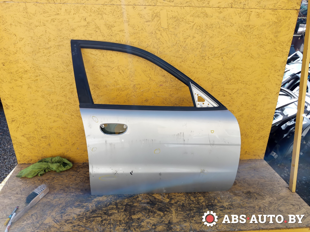 дверь передняя правая Daewoo Nubira J100 1998 - фото №1