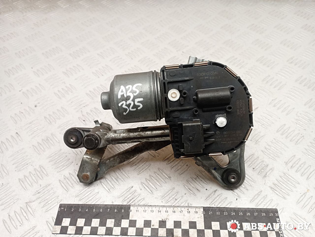 моторчик передних стеклоочистителей (дворников) Peugeot 5008 1 поколение 2013, 1.6 л., дизель, робот, правый руль, 9671062180, 3397021288, 1397220576, 1137328459 - фото №1