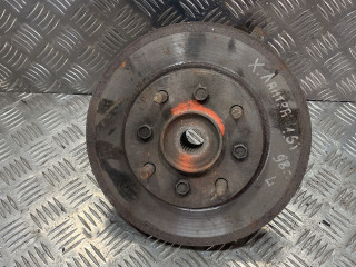 ступица передняя левая Hyundai Lantra 2 поколение [рестайлинг] 1998, 1.6 л., бензин