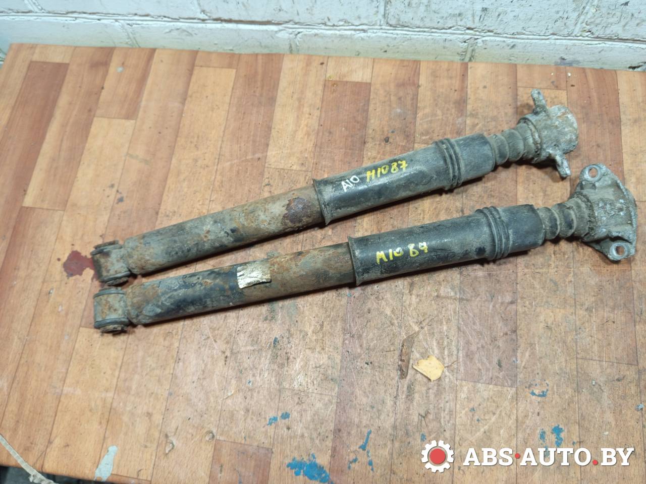 амортизатор задний Citroen C4 1 поколение 2006, 1.6 л., бензин - фото №1