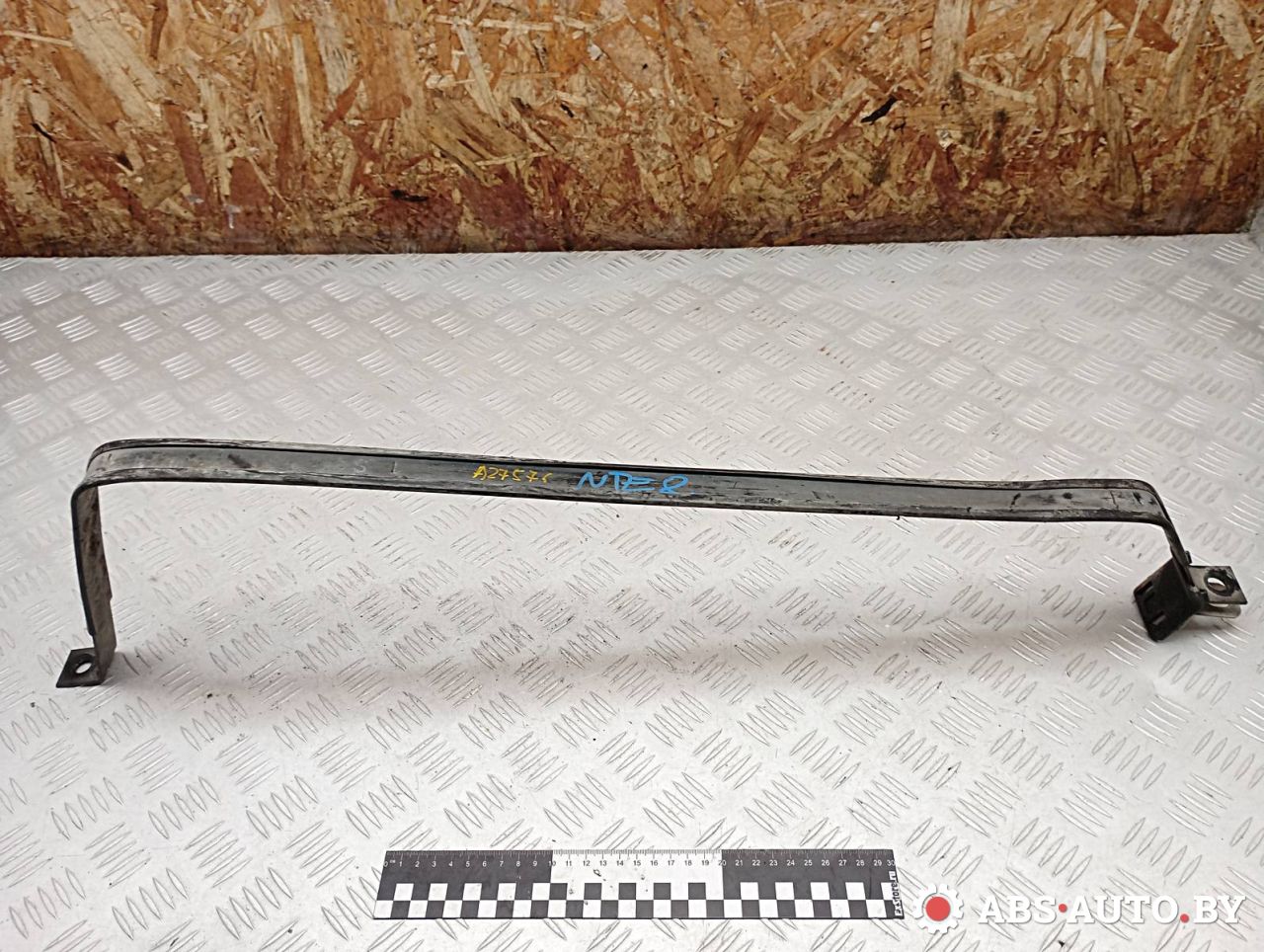 крепление бака топливного Toyota RAV4 2 поколение (XA20) 2003, 2.0 л., 1CD-FTV, дизель, МКПП, внедорожник 5 дв. - фото №1