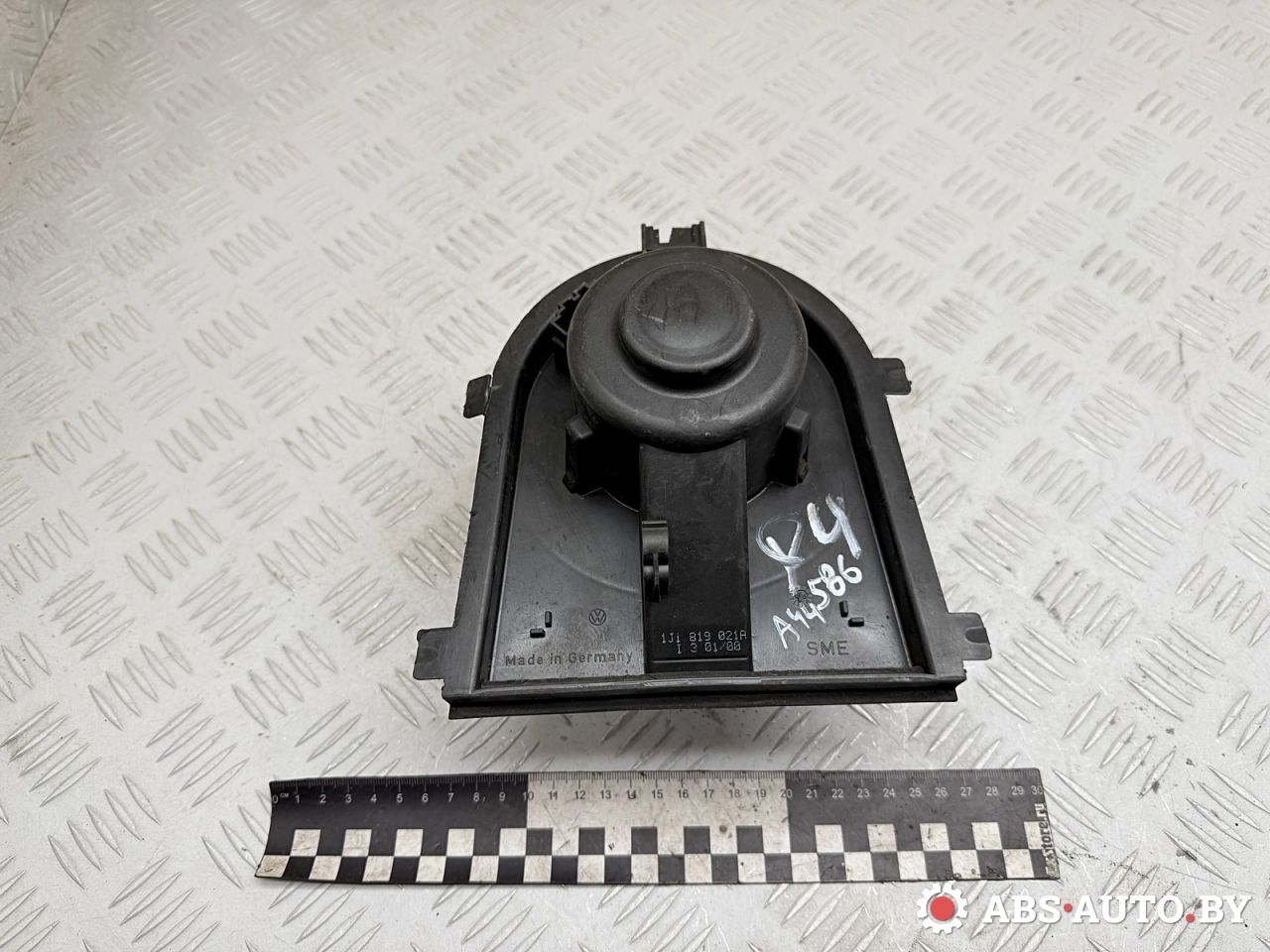 моторчик печки Volkswagen Bora 1 поколение 2000, 1.9 л., дизель, МКПП, седан, 1J1819021A, H35657880E, 657880E - фото №1