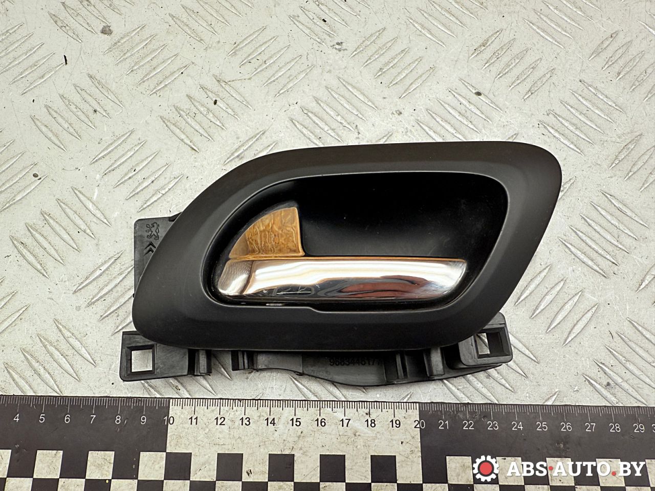 ручка внутренняя задняя левая Peugeot 3008 1 поколение 2012, 1.6 л., дизель, робот, передний привод, правый руль, 9683446877, 9683446177, 1905002 - фото №1